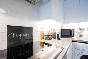 Luxury Apt with Parking