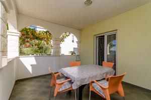 Apartments Palm tree