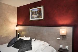 Hotels Logis Auberge A La Tete De Lard : photos des chambres