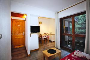 Appartements Residence Les Campanules - Studio pour 4 Personnes MAE-0534 : photos des chambres