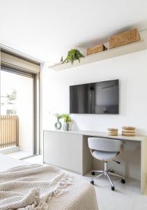 Av. Mãe Bernarnada 1414 · 5 suítes | a passos da praia e piscina aquecida