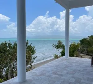 LOVE On THE OCEAN - Bluefields