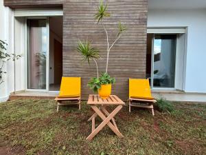 Bouskoura, appart jardin privé