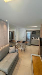 Apartamento luxuoso a 500m da praia