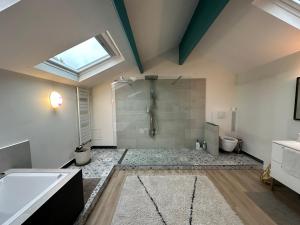 Villas YOUR OWN VILLA in COLOMBES LA DEFENSE : photos des chambres