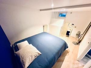 Villas YOUR OWN VILLA in COLOMBES LA DEFENSE : photos des chambres