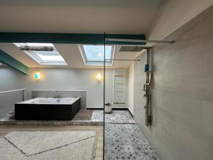 Villas YOUR OWN VILLA in COLOMBES LA DEFENSE : photos des chambres