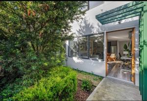 Luxurious 3- Bedroom Retreat