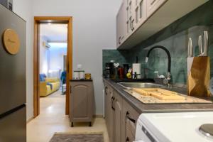 Serenity and 2 bedroom Luxury in Kalamaria