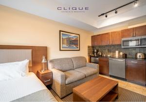Falcon Crest Lodge by CLIQUE
