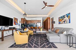 2B Modern Romantica Luxury Condo