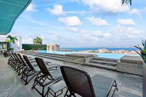 2B Modern Romantica Luxury Condo