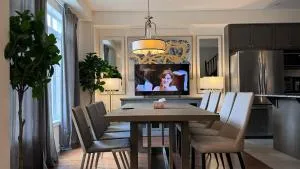 9 Queen Beds, 18 Guests-Kleinburg Luxe Crown Town Residence - Vaughan