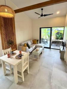 Private Tail House centre Uvita