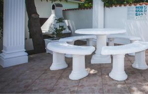 Awesome Apartment In Kampor With Sauna