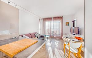 2 Bedroom Amazing Apartment In Royan