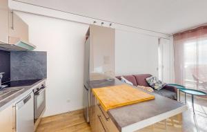 2 Bedroom Amazing Apartment In Royan