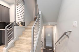 West Seattle - Mins to Downtown!