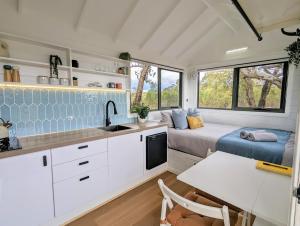 Kyneton Ridge Tiny House - Tiny Stays