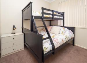 4 BR Home with Garage- 5 minute walk to shops, takeaway, cafe and two supermarkets