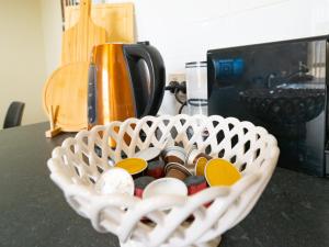 4 BR Home with Garage- 5 minute walk to shops, takeaway, cafe and two supermarkets