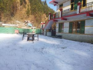 Orange sky home stay gadaGushaini near jibhi