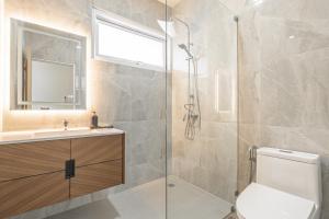 R2市区近海全新现代风格豪华泳池别墅800m到海边