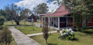 Volcano View Cottage