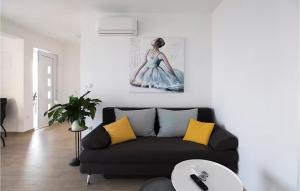 Nice Apartment In Podstrana With Wifi