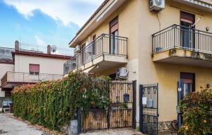 2 Bedroom Beautiful Apartment In Capaci