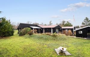 4 Bedroom Beautiful Home In Skjern
