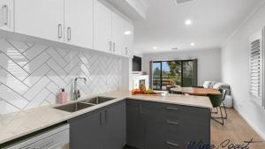 Sunrise To Sunset Getaway By Wine Coast Holidays