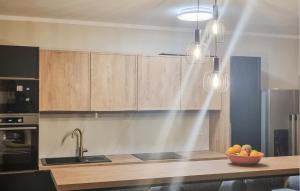 3 Bedroom Stunning Apartment In Maslenica 