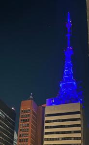 Apto com varanda na Paulista