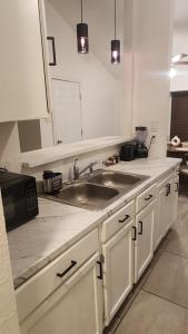 Spacious Family Friendly House 10 min to Zaragoza