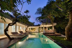 4 bedroom Jungle Oasis in Pererenan