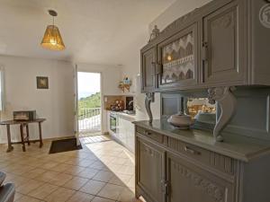 Maisons de vacances Gite avec jardin, jeux pour enfants et terrain de boules. Ideal pour rando et VTT! - FR-1-496-286 : photos des chambres