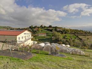 Maisons de vacances Gite rural avec jardin, parking et WiFi - Saint-Romain-en-Jarez - FR-1-496-295 : Maison de Vacances