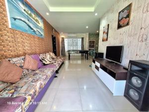 Plus2 Hua-Hin Private Poolvilla from beach 3km