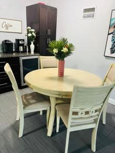 Tropical Oasis near Beaches! 4BR, Heated Pool, Fire Pit, Grill and More