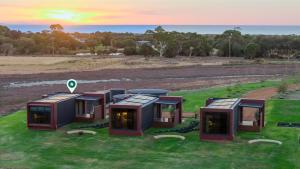 Samphire Chalet Tuart - Luxury Amidst Nature