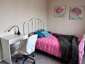 Banff -Calgary Garden &3 mins Bus station Close C-Train&Free Parking