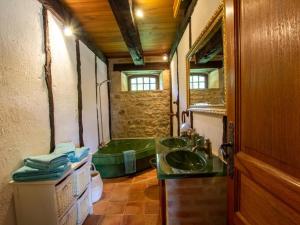 Maison campagnarde avec piscine, animaux acceptés, Wi-Fi, parking, cheminée - FR-1-616-424