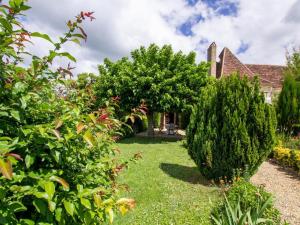 Maisons de vacances Maison campagnarde avec piscine, animaux acceptes, Wi-Fi, parking, cheminee - FR-1-616-424 : photos des chambres