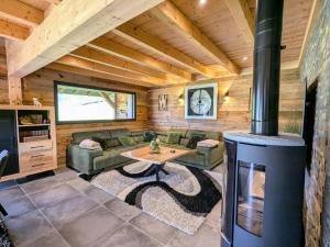 Maisons de vacances Chalet grand confort avec sauna et balneo - Proche stations de ski - FR-1-589-762 : photos des chambres