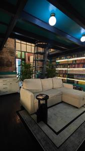 Almanach House Đinh Lễ