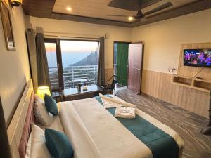 Urban wave 2Bed rooms by Vanasthali