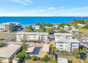 Modern Beach Apartment - Tannum Sands