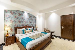 Alaya Stays Hotel Emperor Palms