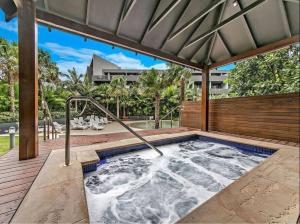 Sydney resort style condo 3 pools